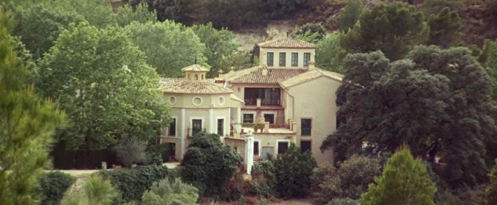 Balearic (2025): La desafección y barbarie de la&nbsp;burguesía